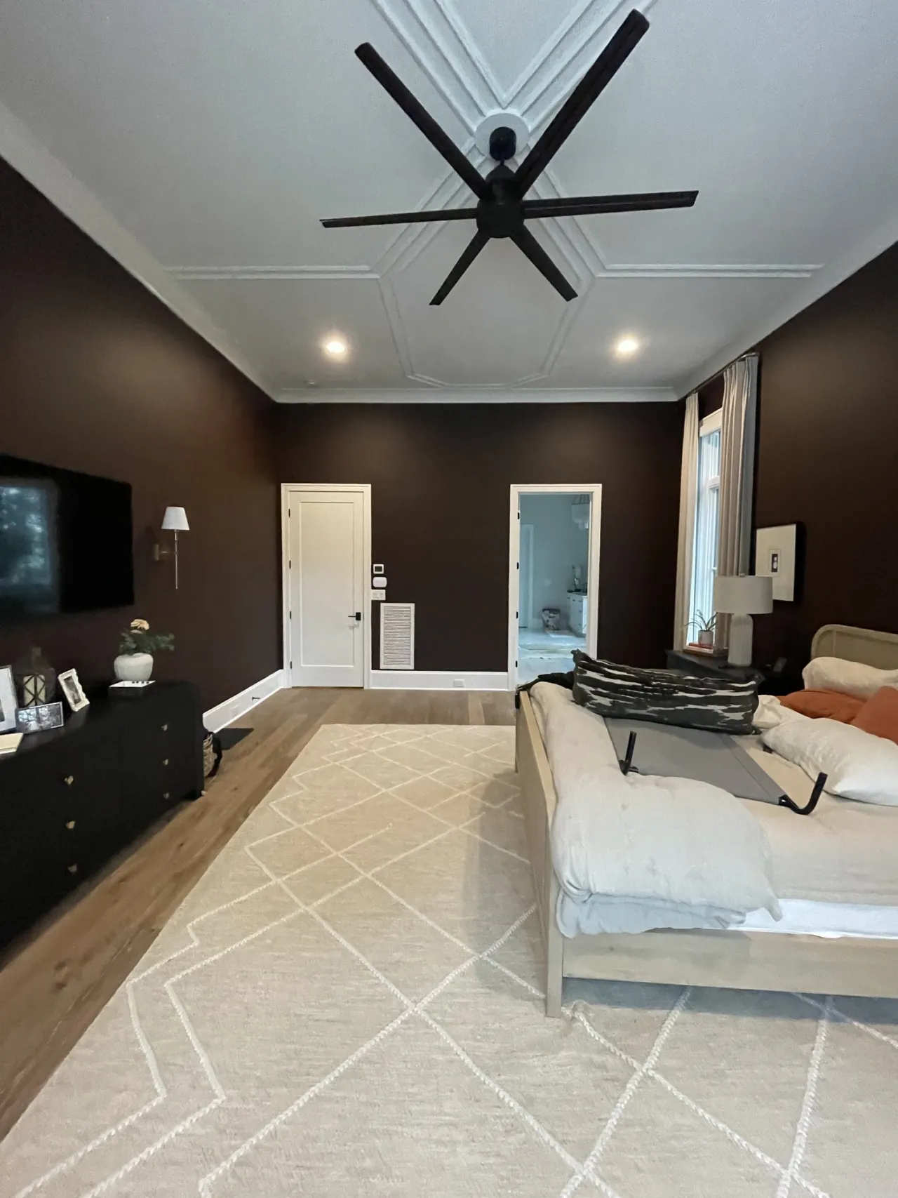 Freshly painted interior room by Drop Zone Painting, Hendersonville TN